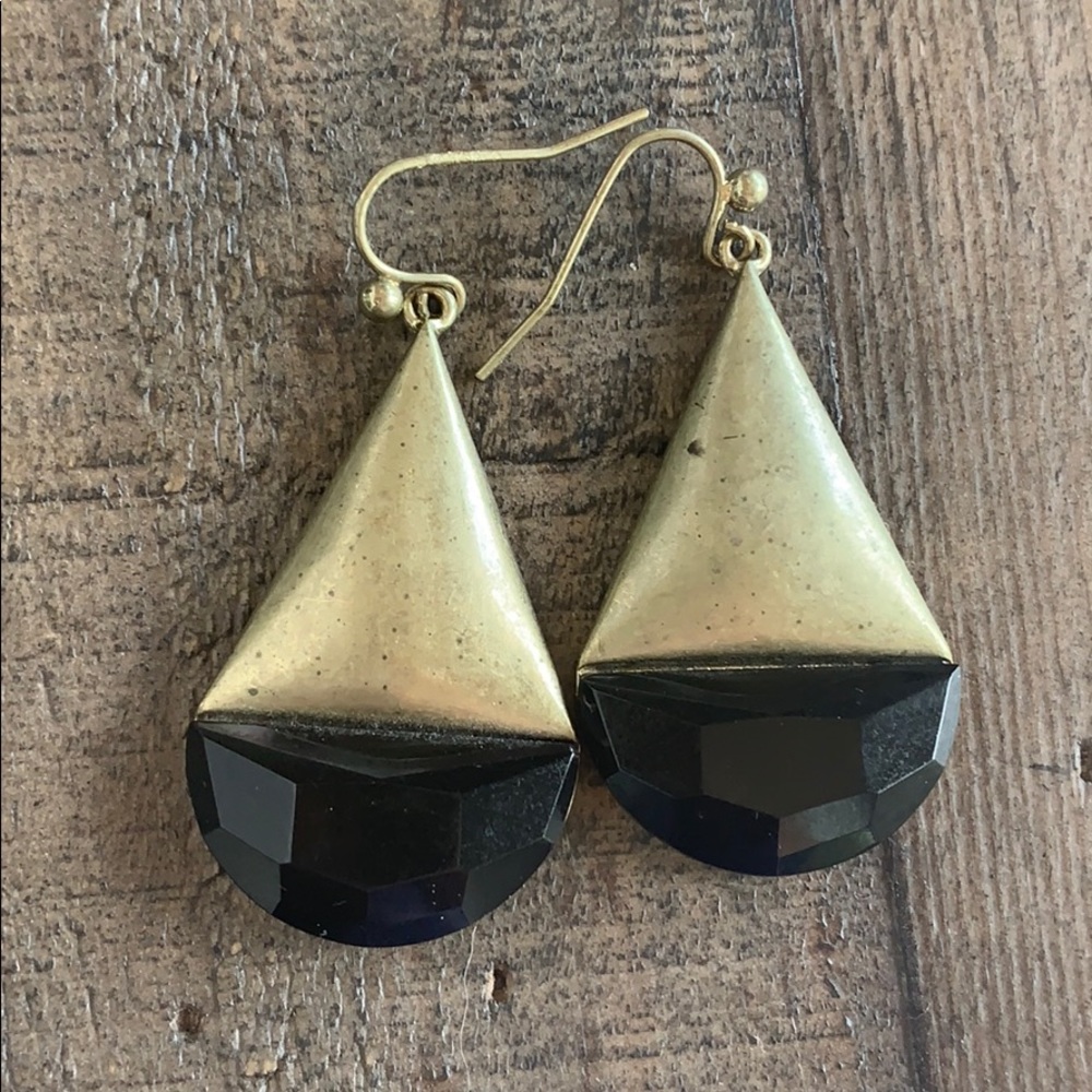 Tear drop Black stone earrings ✨